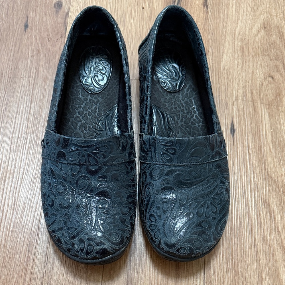 boc embossed leather slip on shoes, size 8.5